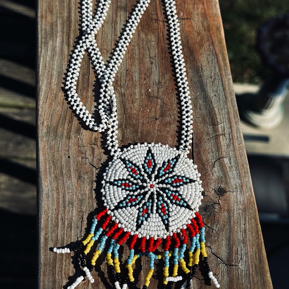 Handcrafted Beaded Navajo Necklace with Multicolor Star Flower Design - Picture 2 of 6